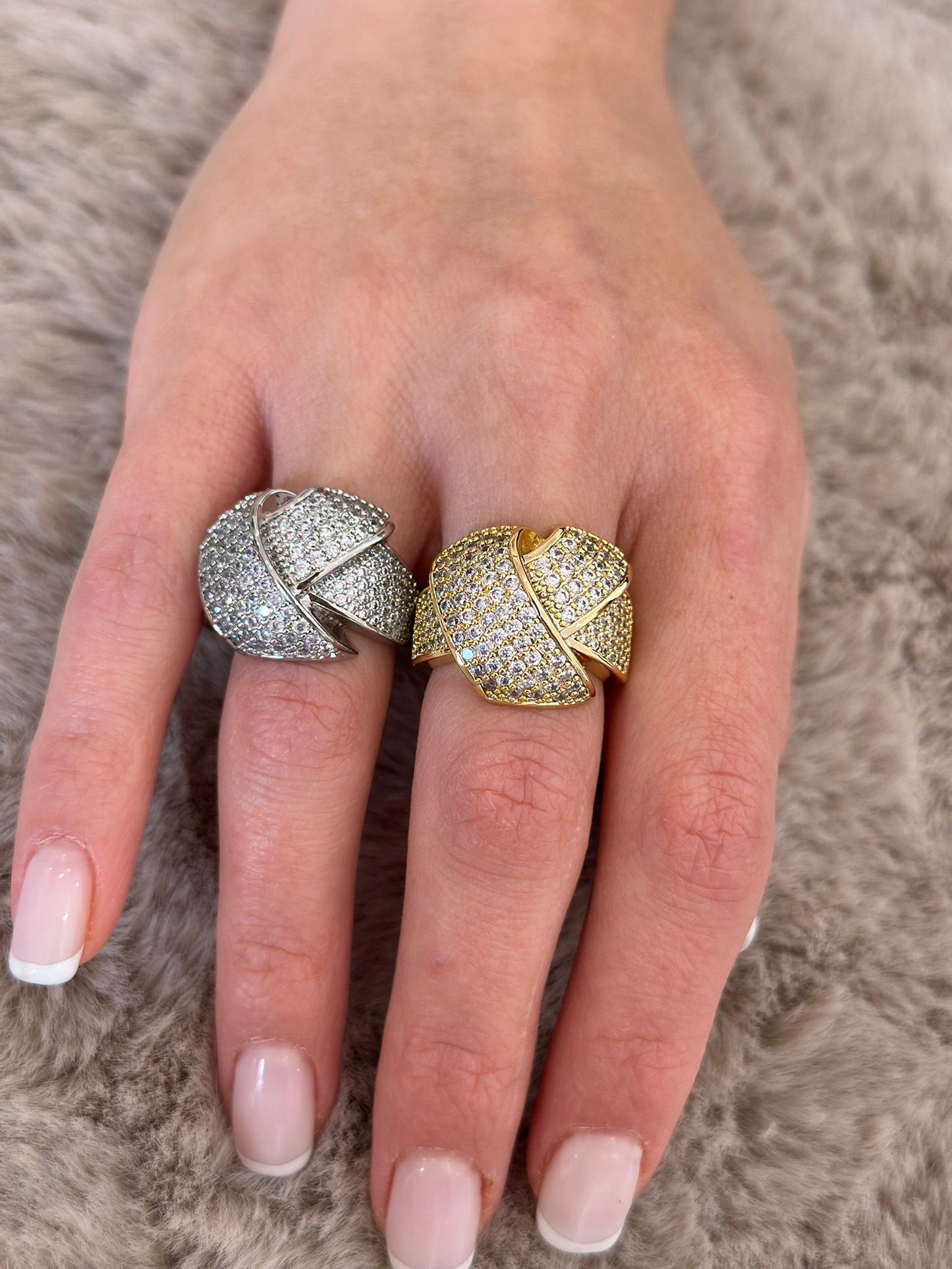 Anello fiocco con strass