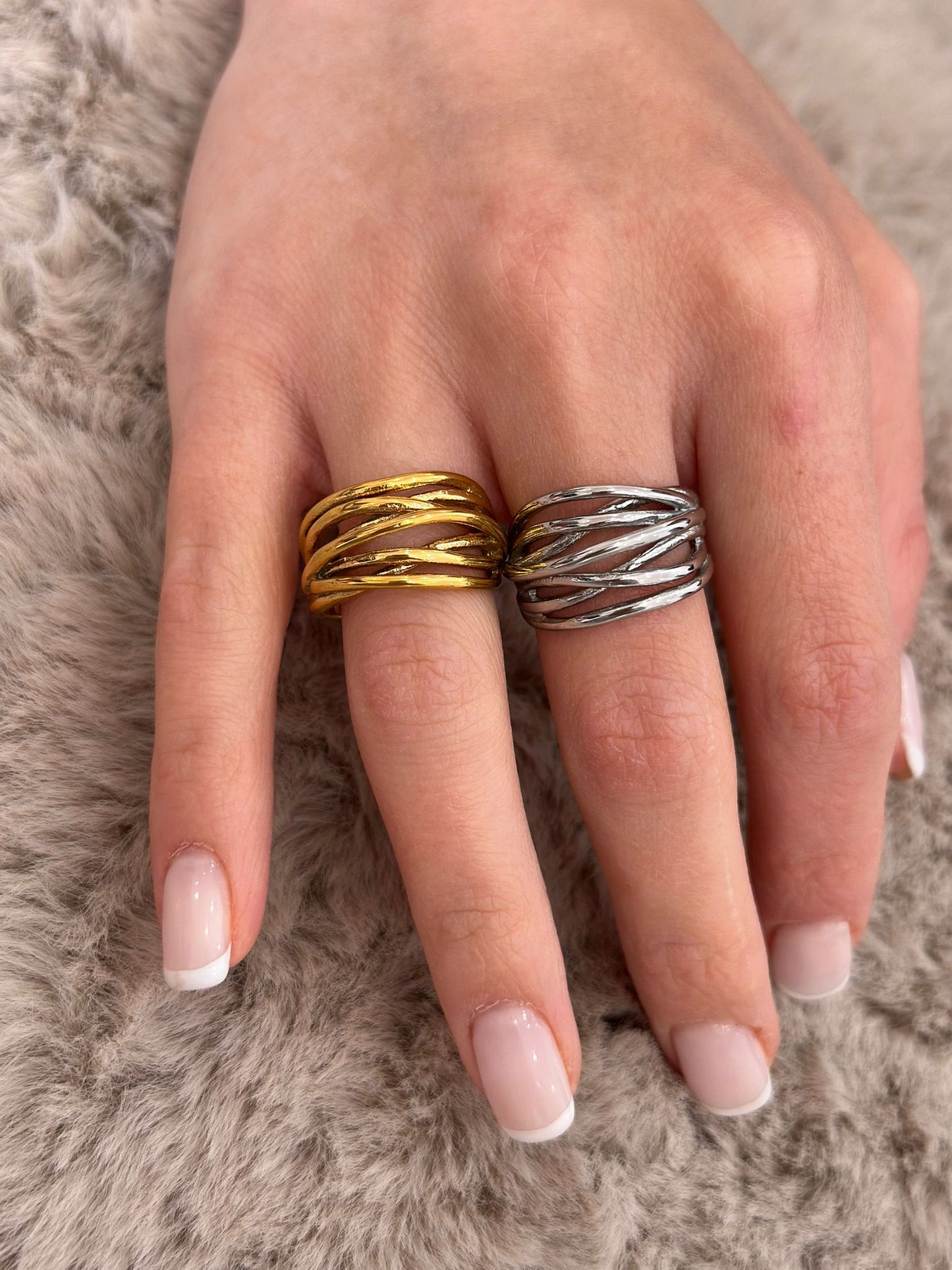 Anello Lola