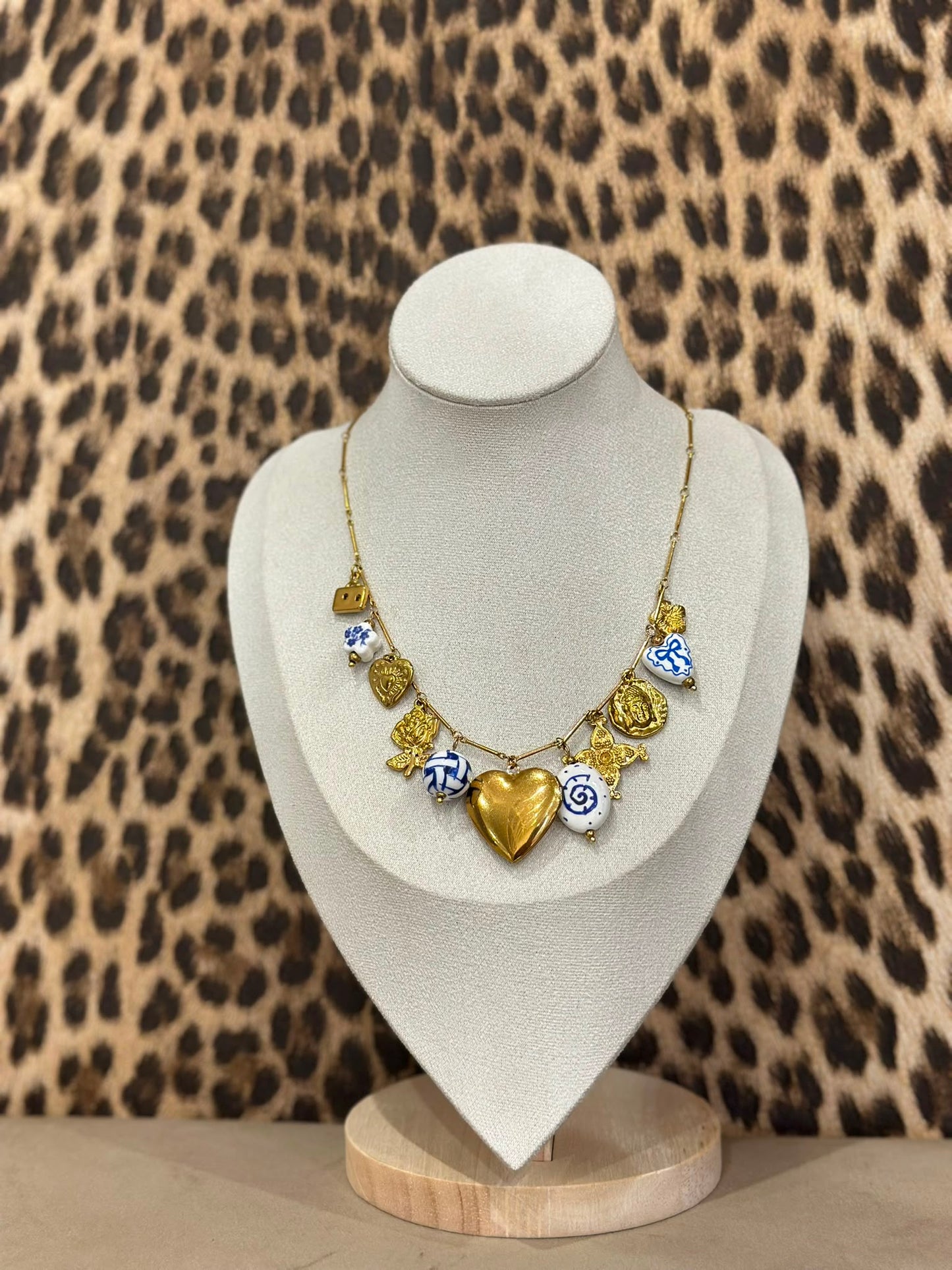 Collana morena